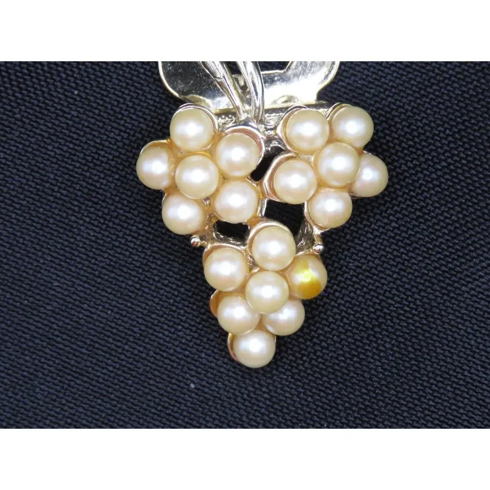 Vintage Faux Pearl Scarf Clip Grapes Bunch Gold Tone in Gift Box